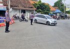 KRYD, antisipasi kemacetan dan kerawanan lain saat libur, personil Polsek Lemahabang atur lalu lintas di Pertigaan Cipeujeuh.