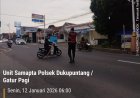 Polsek Dukupuntang Laksanakan Giat Rutin PH Pagi Di Pertigaan Depan Puskesmas Sindangjawa Kecamatan Dukupuntang Kabupaten Cirebon