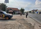 Polsek Susukan PH pagi di perempatan Desa Bunder guna antisipasi kemacetan dan laka lantas serta berikan rasa aman dan nyaman kepada warga.