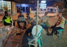 Polsek Arjawinangun Ajak Perangkat Desa dan Linmas Karangsambung Jaga Kamtibmas