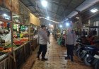 Kapolsek Gegesik bersama Unit Patroli melaksanakan patroli pasar guna menjaga keamanan dan ketertiban masyarakat (kamtibmas) di wilayah hukumnya.