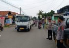 Polsek Lemahabang Atur Lalin Antisipasi Macet & Tawuran