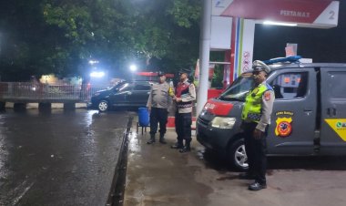 Polsek Arjawinangun Patroli SPBU Cegah Kejahatan Malam, Dalam Rangka Ops Keselamatan Lodaya 2026