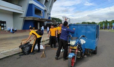 Polda Jabar Apel Pagi Gabungan dan Bersih Bersih / Korve Massal di Stadion GBLA