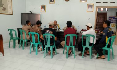 Kapolsek Klangenan Sampaikan Pesan Kamtibmas Saat Patroli Dialogis di Desa Jemaras Kidul