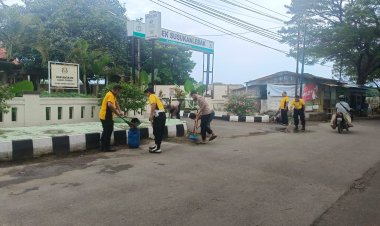 Polsek Susukanlebak Jaga Lingkungan Bersih