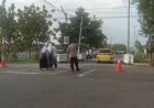 Polsek Karangsembung Polresta Cirebon Laksanakan PH Pagi di Jalan Raya Karanganyar Wujud Kepedulian Polri terhadap Keselamatan Masyarakat