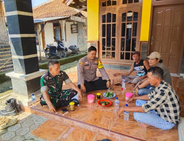 Bhabinkamtibmas Gegesik Dialog dengan Tokoh Masyarakat