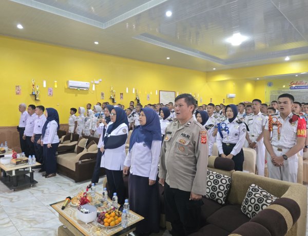 Polsek Beber Polresta Cirebon Gelar Police Goes To School di SMK Pelayaran Buana Bahari